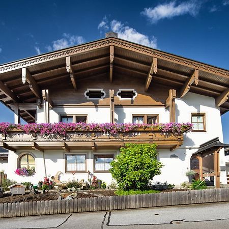 Gaestehaus Stotter Нойкірхен-ам-Гросфенедігер Екстер'єр фото